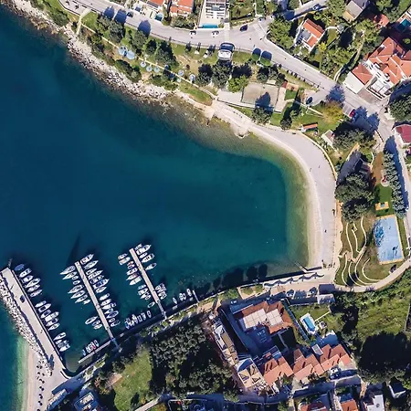 Apartment Gorgeous In With Wifi