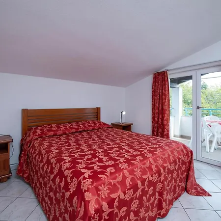 3 Bedroom Front In *