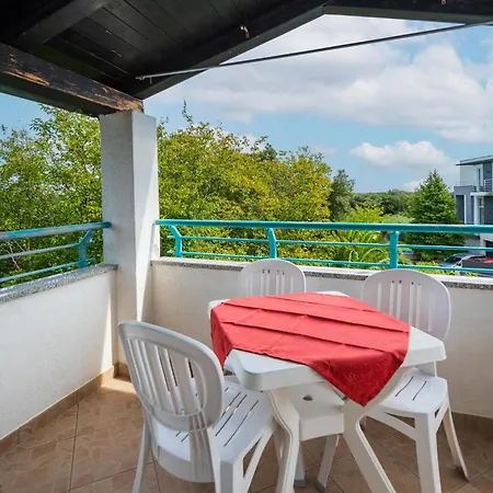 2 Bedroom Lovely In Apartment Pula
