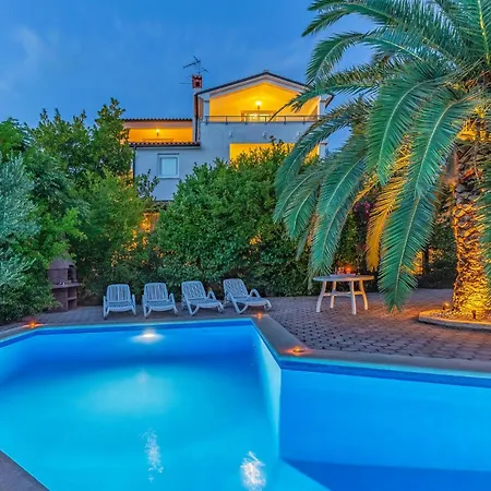 2 Bedroom Lovely In Pula