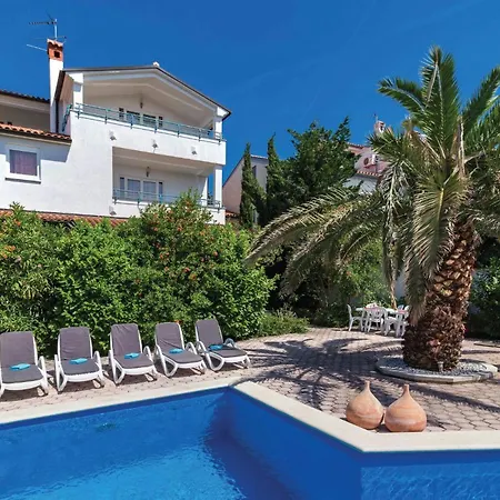 2 Bedroom Lovely In *