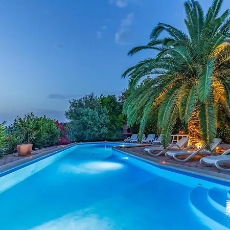 Apartment 2 Bedroom Lovely In Pula