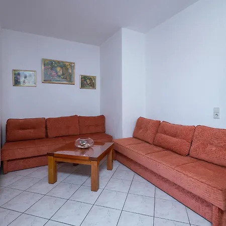 2 Bedroom Lovely In *