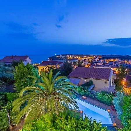 3 Bedroom Front In *