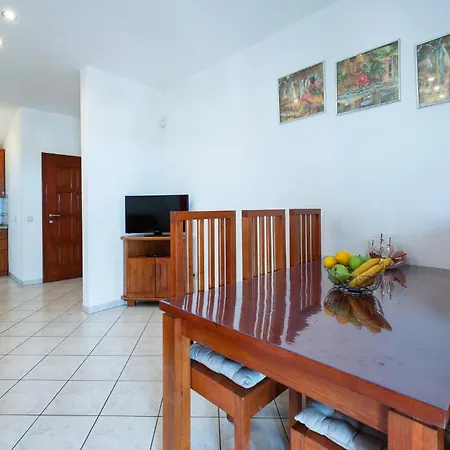 Apartment 2 Bedroom Lovely In Pula