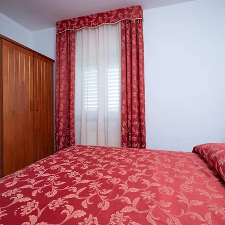 2 Bedroom Lovely In *