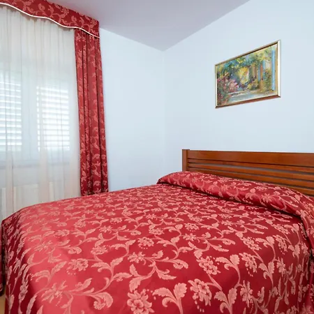 2 Bedroom Lovely In