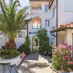 3 Bedroom Front In