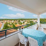 3 Bedroom Front In Lejlighed Pula