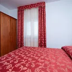 3 Bedroom Front In *
