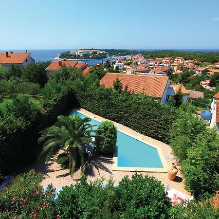 3 Bedroom Front In Pula