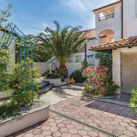 3 Bedroom Front In